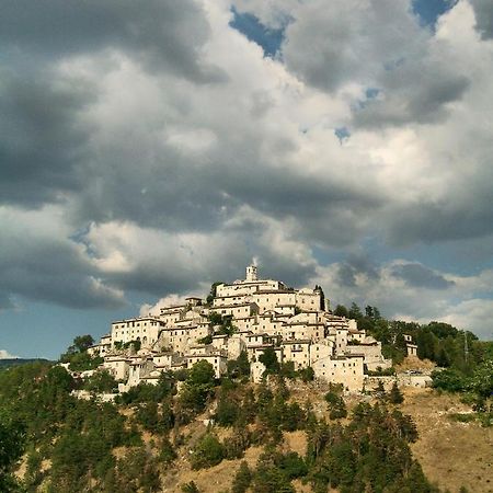 Albergo Diffuso Crispolti Labro Exterior foto