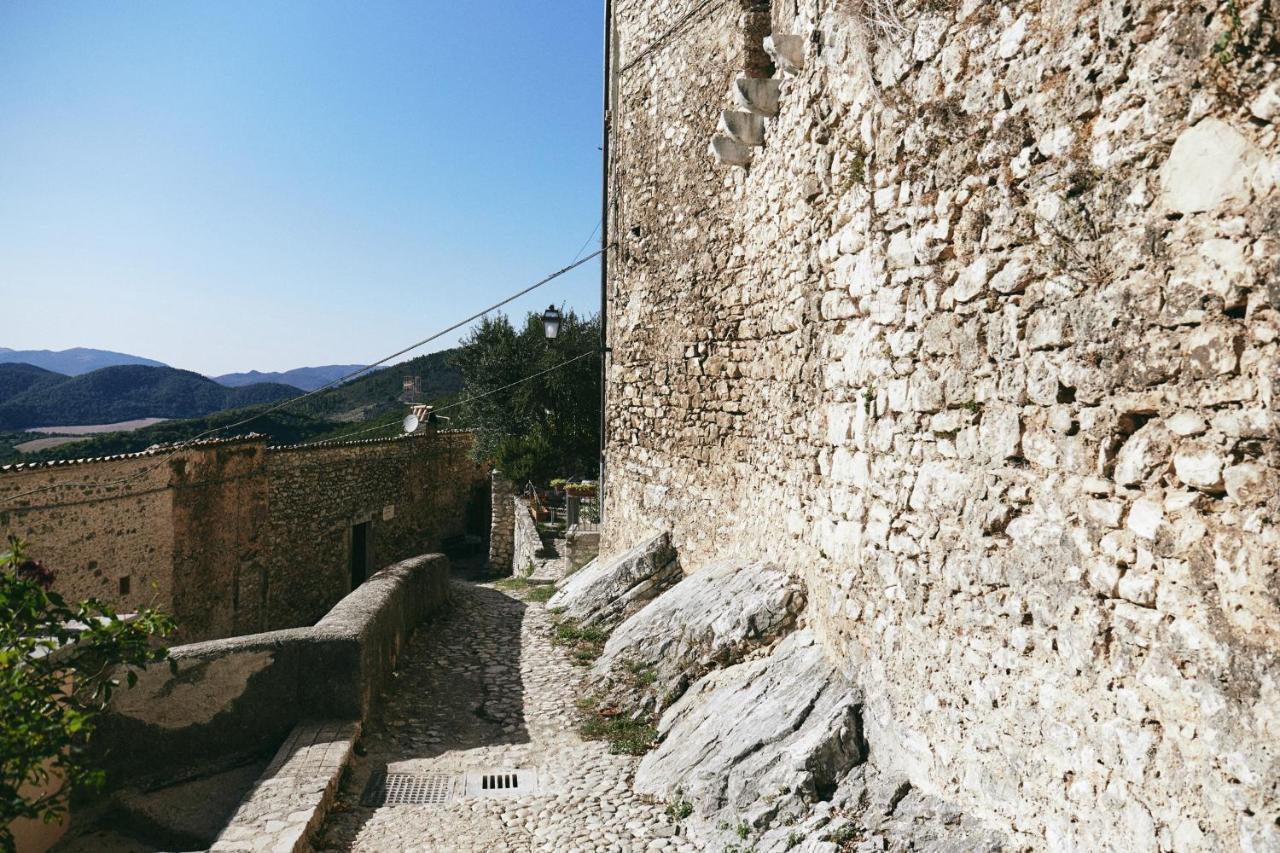 Albergo Diffuso Crispolti Labro Exterior foto