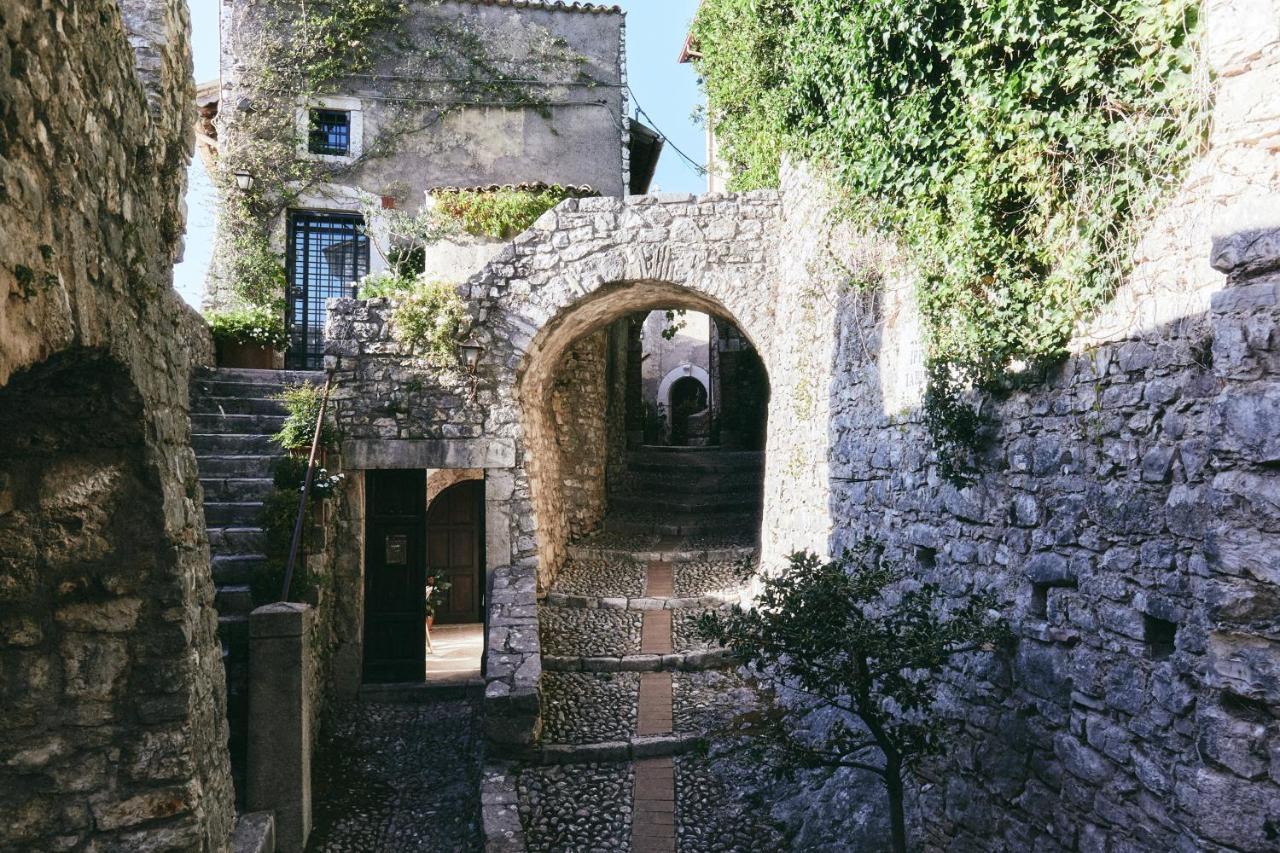 Albergo Diffuso Crispolti Labro Exterior foto