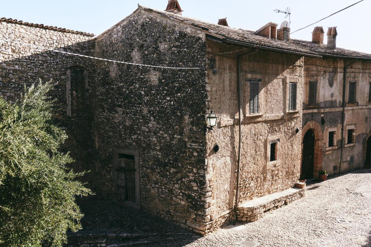 Albergo Diffuso Crispolti Labro Exterior foto