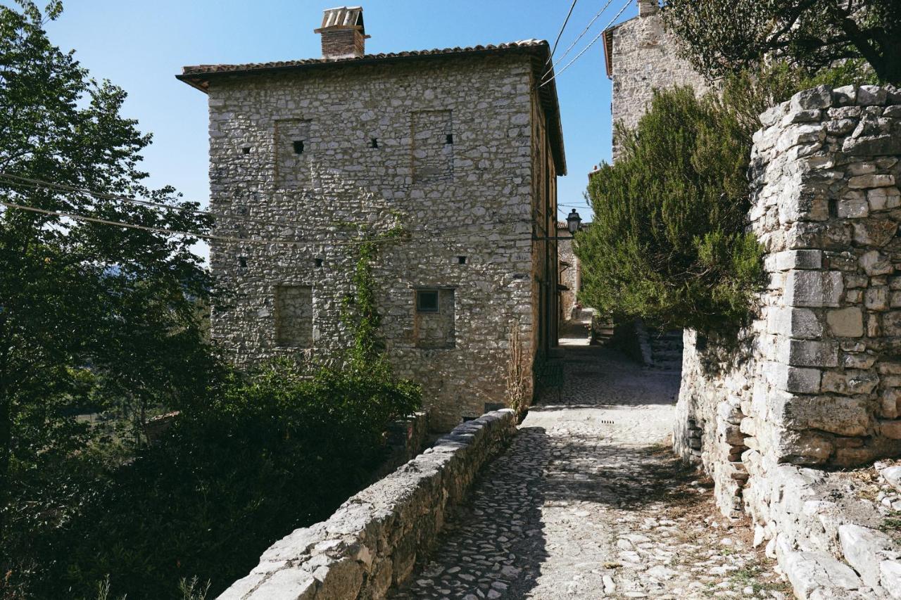 Albergo Diffuso Crispolti Labro Exterior foto