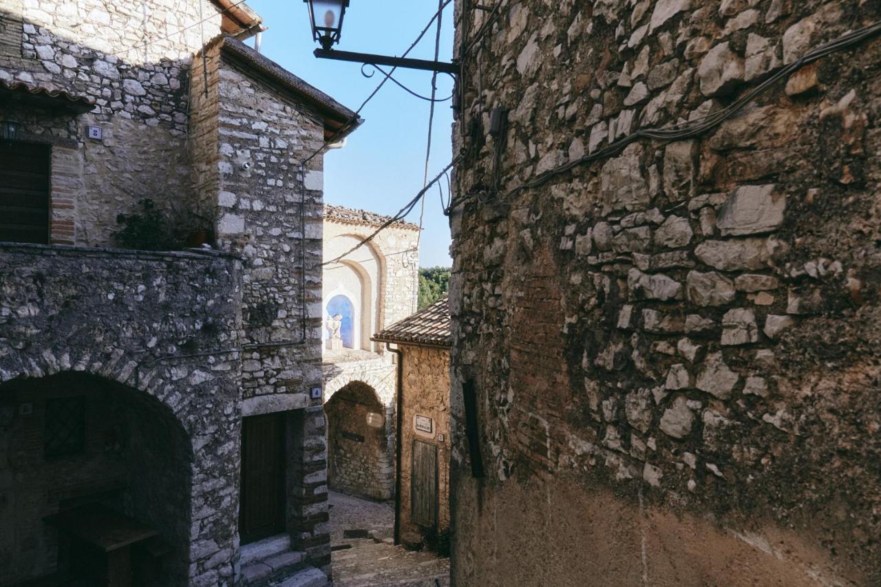 Albergo Diffuso Crispolti Labro Exterior foto